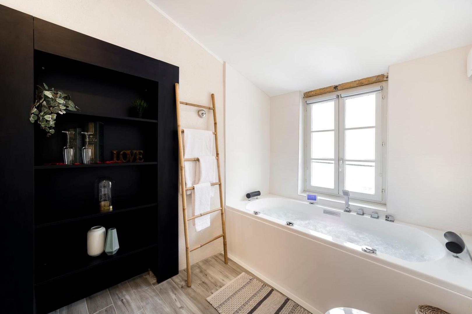 Sky'Room - Jacuzzi & Vue - Vieux Lyon Luaran gambar