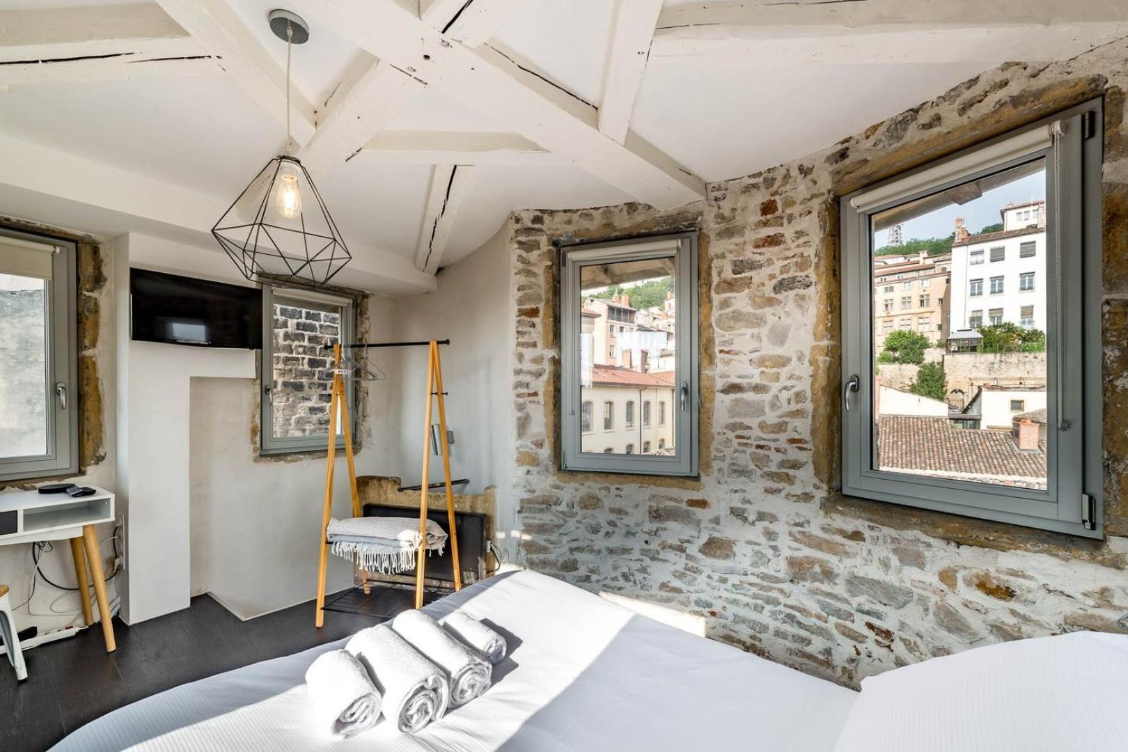 Sky'Room - Jacuzzi & Vue - Vieux Lyon Luaran gambar