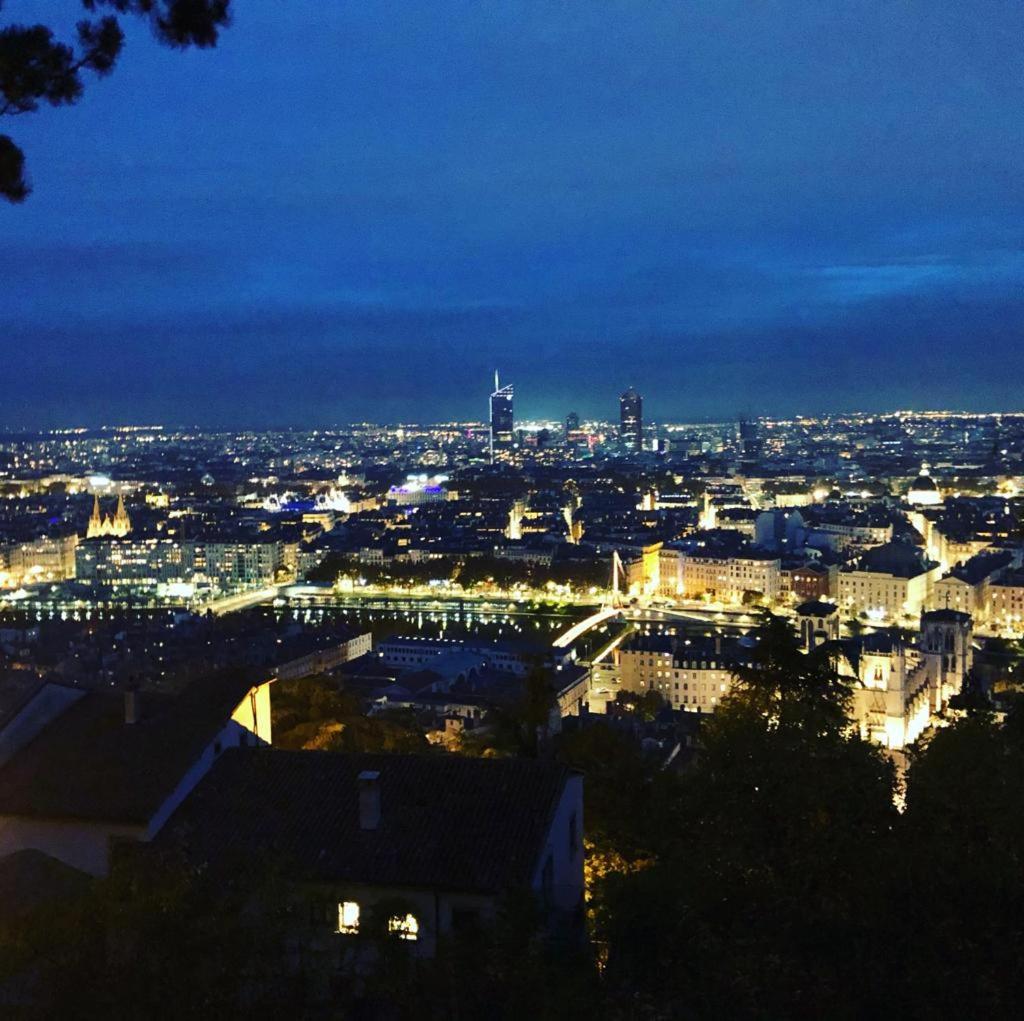 Sky'Room - Jacuzzi & Vue - Vieux Lyon Luaran gambar