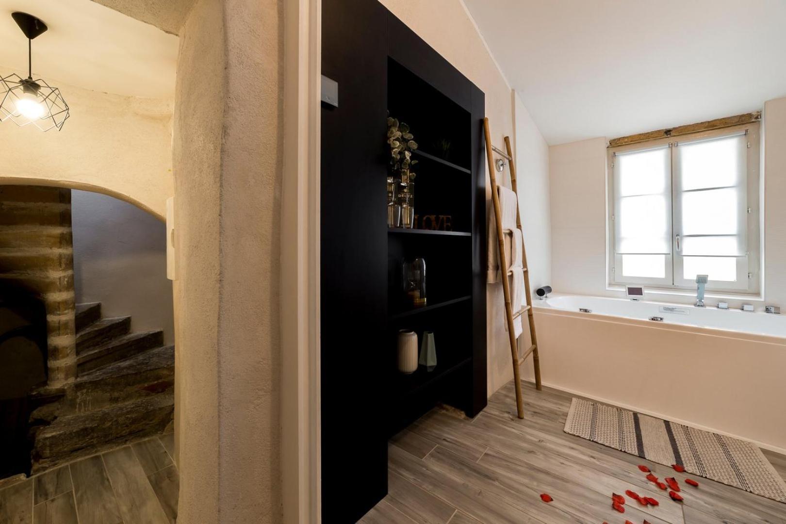 Sky'Room - Jacuzzi & Vue - Vieux Lyon Luaran gambar